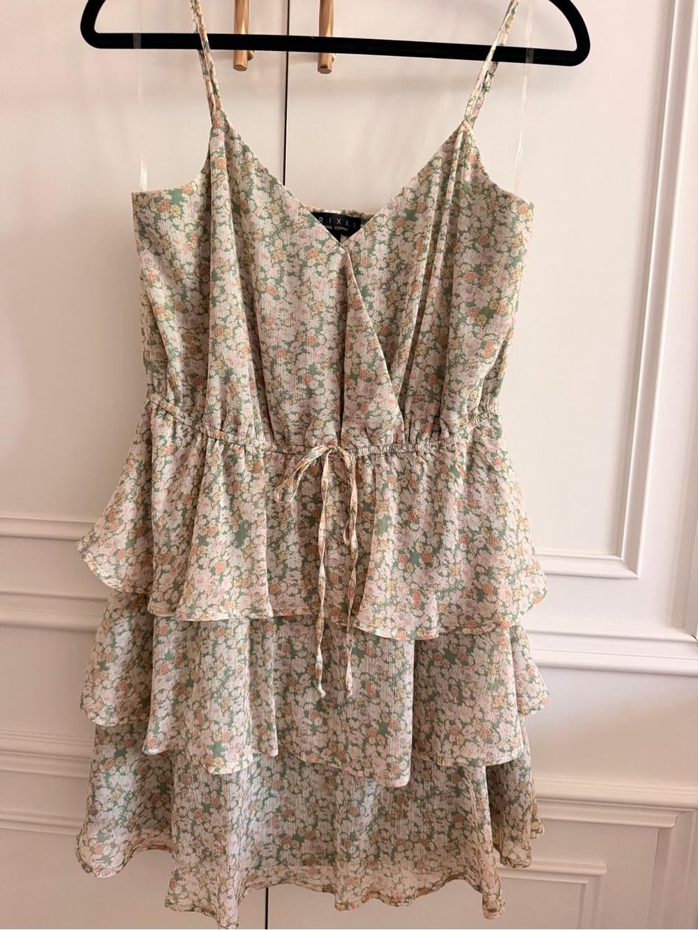 Francesca's Collections Cream & Green Floral Tiered Mini Dress